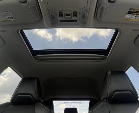Used 2023 Toyota RAV4 XLE Premium image 16