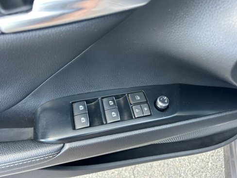 Used 2020 Toyota Camry XSE image 15