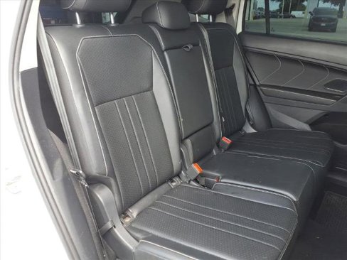 Used 2022 Volkswagen Tiguan SE image 13