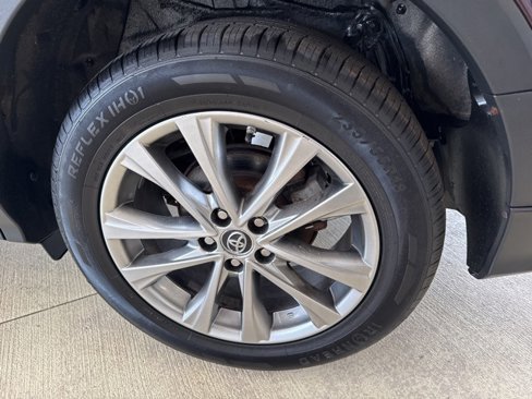 Used 2016 Toyota RAV4 Limited image 37