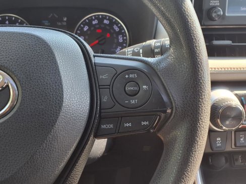 Used 2019 Toyota RAV4 XLE image 18