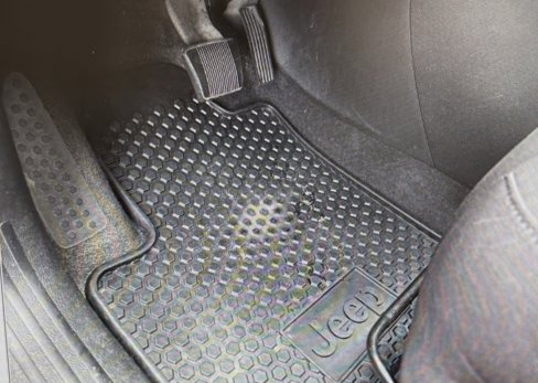 Used 2019 Jeep Cherokee Latitude w/ Cold Weather Group image 17