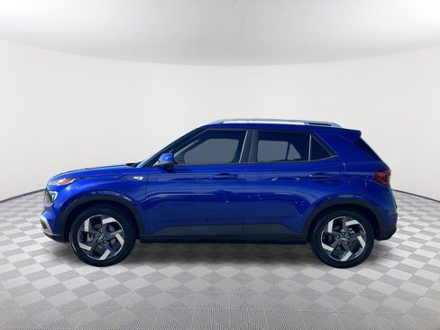 Used 2023 Hyundai Venue SEL w/ Cargo Package image 11