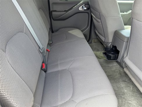 Used 2016 Nissan Frontier SV image 7