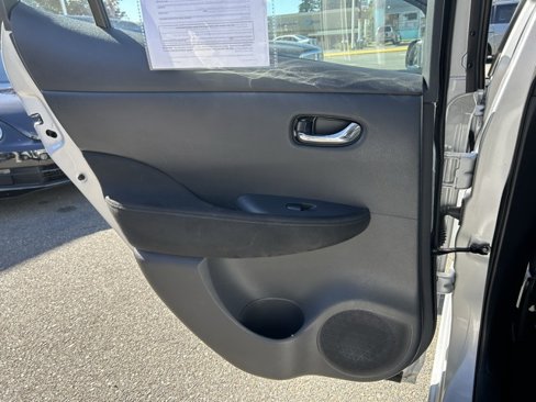 Used 2015 Nissan Leaf S image 14