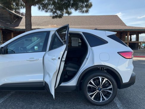 Certified 2022 Ford Escape SE w/ SE Sport Appearance Package image 50