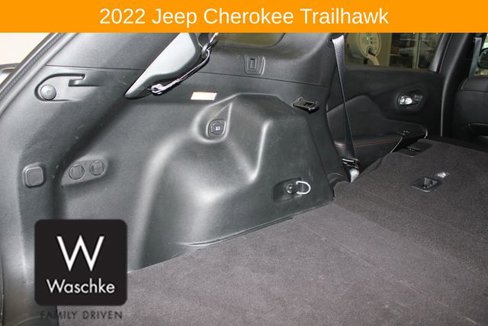 Used 2022 Jeep Cherokee Trailhawk image 20