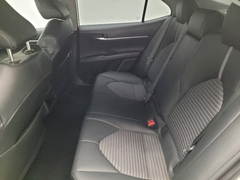 Used 2022 Toyota Camry SE image 18