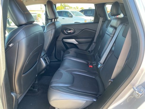 Used 2018 Jeep Cherokee Latitude Plus image 25