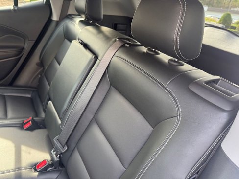 Used 2022 GMC Terrain SLT w/ Infotainment Package II image 30