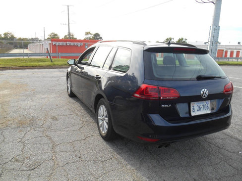 Used 2016 Volkswagen Golf S image 2