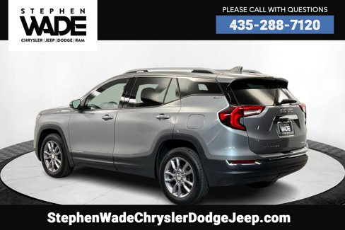 Used 2023 GMC Terrain SLT image 3