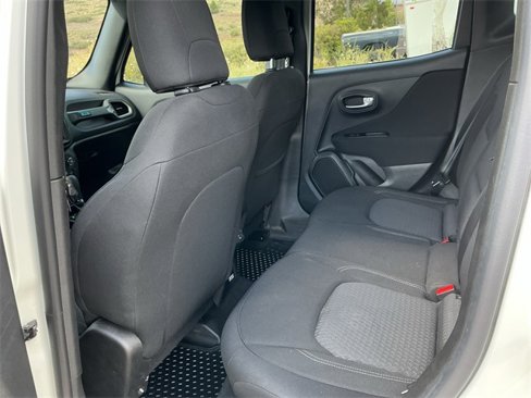 Used 2021 Jeep Renegade Latitude image 23