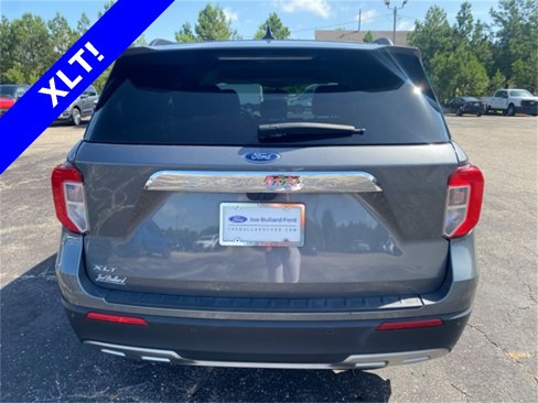 Used 2024 Ford Explorer XLT w/ Equipment Group 202A image 12