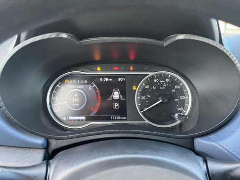 Used 2023 Nissan Versa SV image 38