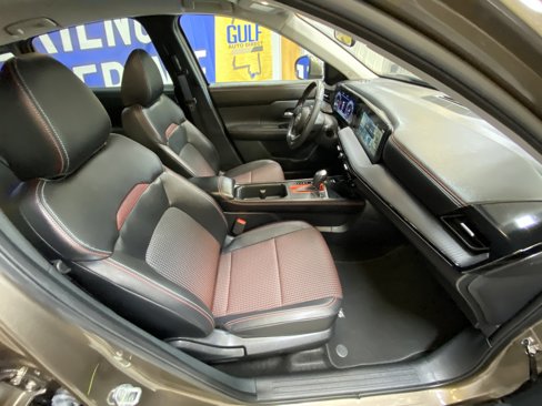 Used 2025 Nissan Kicks SR image 26