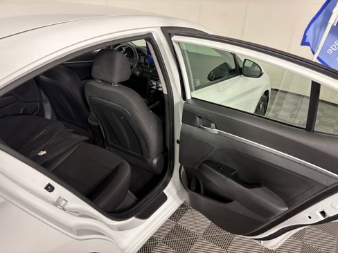 Used 2019 Hyundai Elantra SE w/ Cargo Package image 30