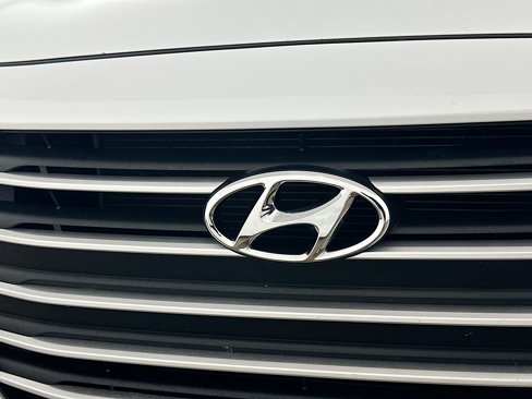 Used 2017 Hyundai Elantra SE image 24