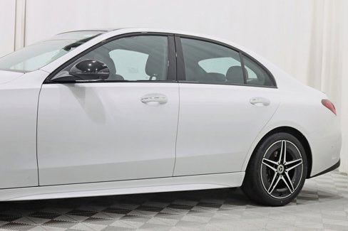 Used 2023 Mercedes-Benz C 300 4MATIC Sedan image 4
