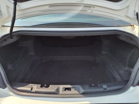 Used 2015 Lincoln MKS AWD image 7