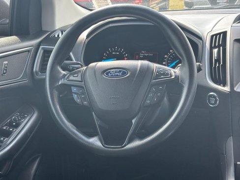 Used 2020 Ford Edge SE image 15