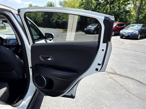 Used 2019 Honda HR-V EX image 36