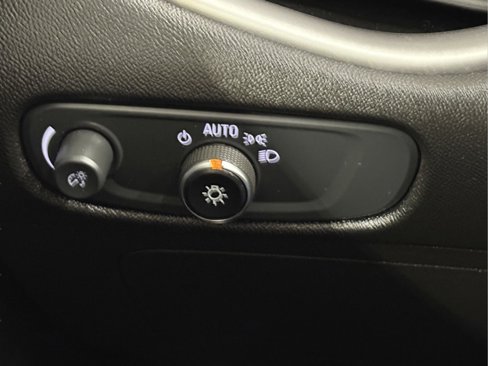Used 2021 Chevrolet Malibu RS image 15