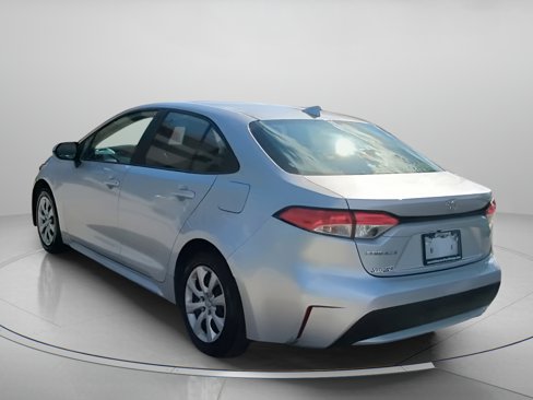 Used 2021 Toyota Corolla LE image 21