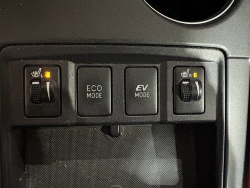 Used 2017 Toyota Camry XLE image 12