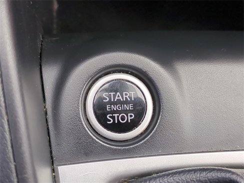 Used 2021 Nissan Versa S image 22