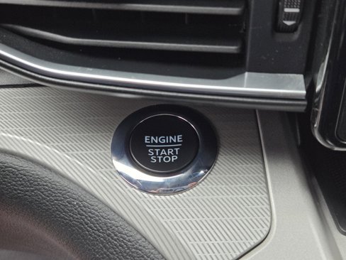 Used 2022 Ford Explorer XLT w/ Equipment Group 202A image 14