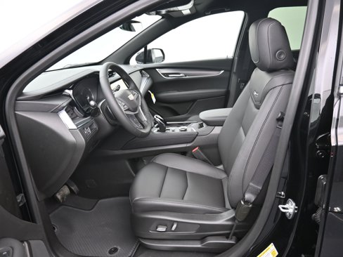 New 2025 Cadillac XT5 Luxury image 11