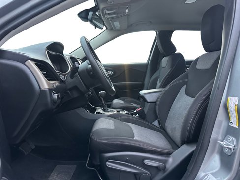 Used 2015 Jeep Cherokee Sport w/ Sport Appearance Group image 9