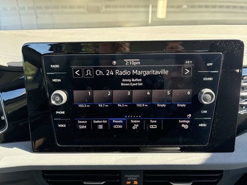 Used 2025 Volkswagen Jetta SE image 23