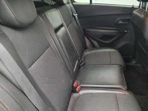 Used 2022 Chevrolet Trax LT w/ LT Convenience Package image 19