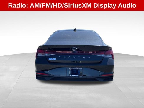Used 2023 Hyundai Elantra SEL w/ Cargo Package image 4
