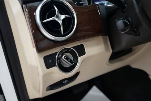 Used 2013 Mercedes-Benz GLK 350 4MATIC image 27