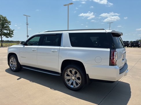 Used 2016 GMC Yukon XL SLT w/ Open Road Package image 3