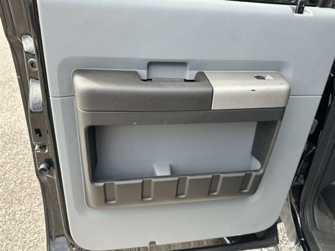 Used 2016 Ford F250 XLT w/ XLT Premium Package image 13