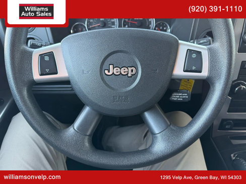 Used 2010 Jeep Commander Sport image 21