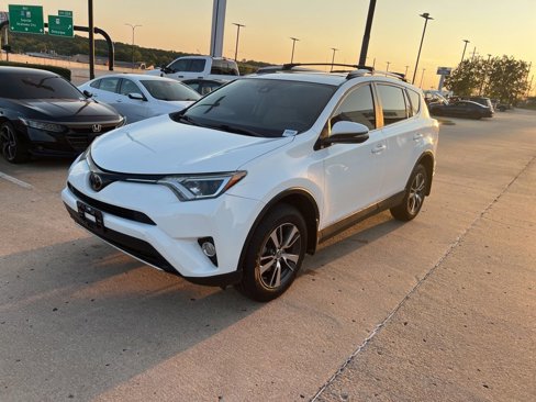 Used 2018 Toyota RAV4 XLE image 3