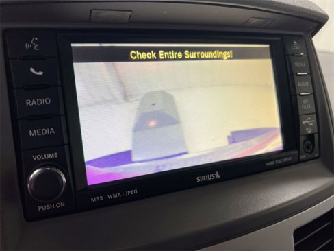 Used 2010 Chrysler Town & Country Touring image 14