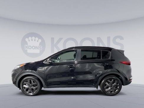 Used 2022 Kia Sportage Nightfall Edition image 2