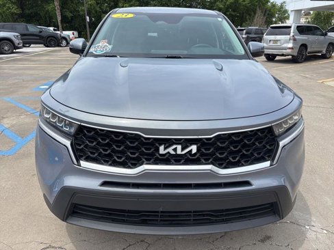 Used 2023 Kia Sorento LX image 2