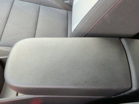 New 2025 Chevrolet Trax RS w/ Sunroof Package image 27