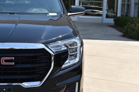 Used 2022 GMC Terrain SLE w/ Driver Convenience Package image 5