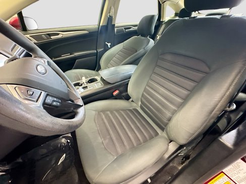 Used 2017 Ford Fusion SE w/ Fusion SE Technology Package image 11