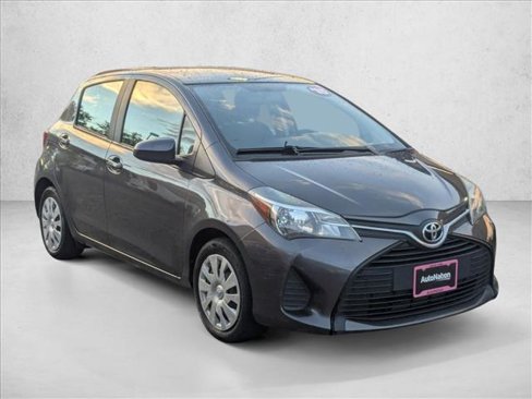 Used 2015 Toyota Yaris L image 3