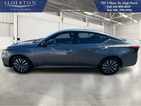 Used 2024 Nissan Altima 2.5 SV image 9