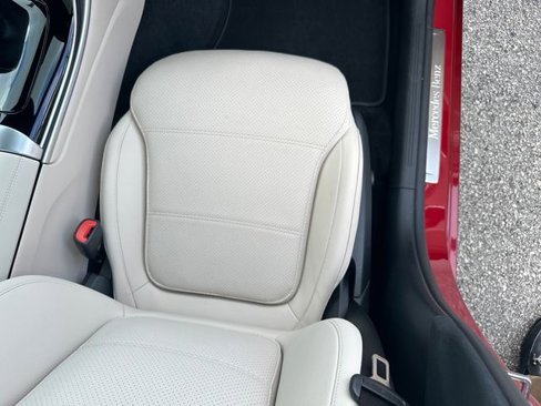 Used 2025 Mercedes-Benz C 300 Sedan image 33